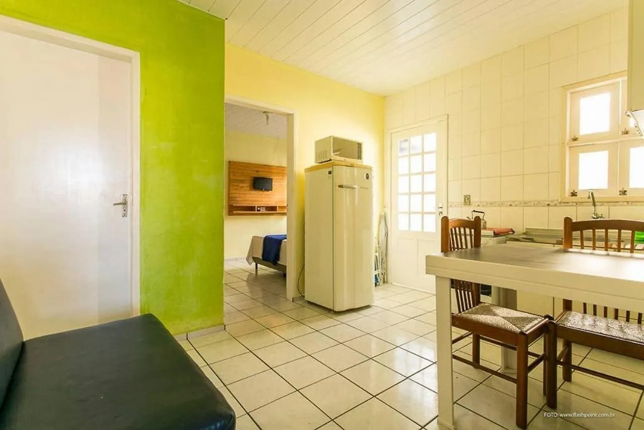 Apartamento Apart 200m da praia, estacionamento, WiFi, AC Florianópolis